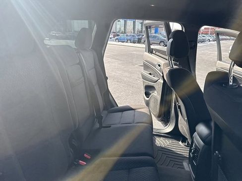 Used 2020 Jeep Grand Cherokee Laredo image 15