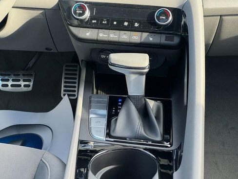 New 2026 Hyundai Elantra SEL Sport Premium FWD image 9