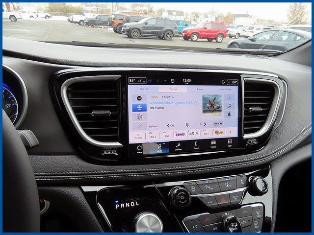 New 2026 Chrysler Pacifica Select AWD/4WD image 14