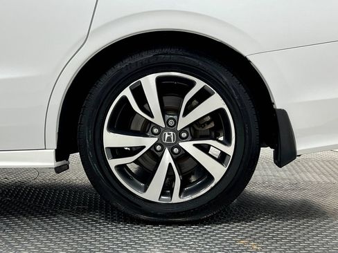 Used 2022 Honda Odyssey Touring image 39