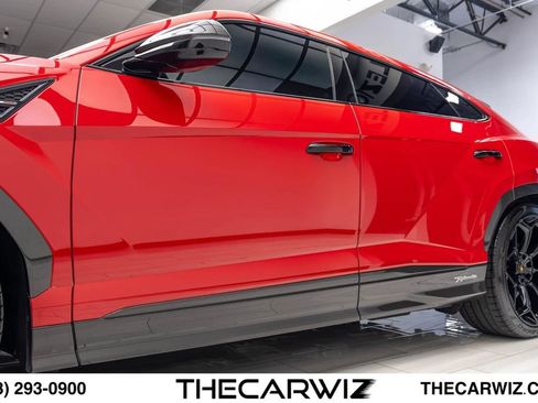 Used 2023 Lamborghini Urus Performante AWD/4WD image 16