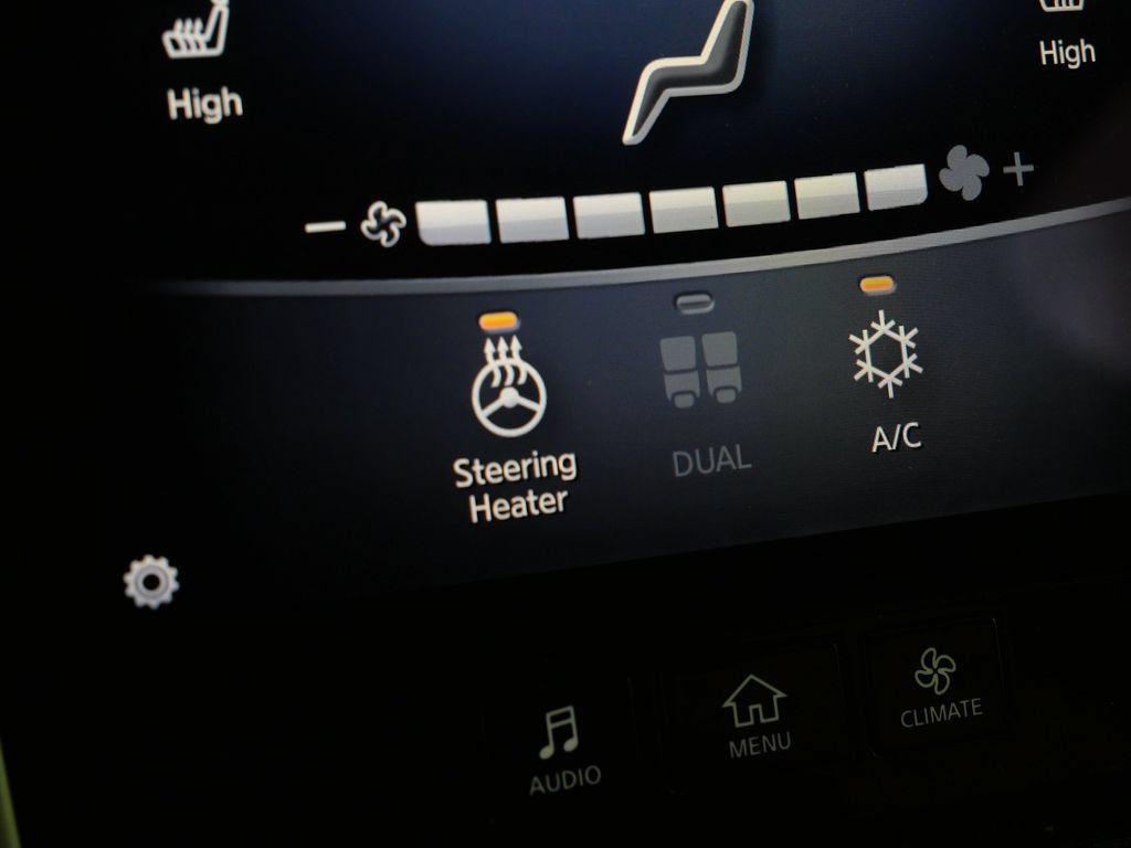 Used 2015 INFINITI Q50 Premium w/ Navigation Package AWD/4WD image 27