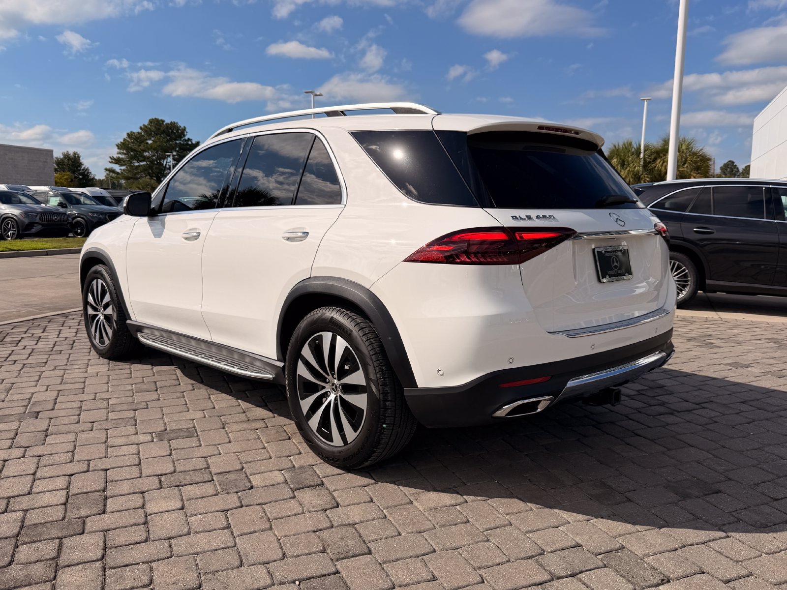 Used 2024 Mercedes-Benz GLE 450 4MATIC image 11