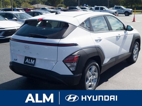 New 2026 Hyundai Kona SE image 5