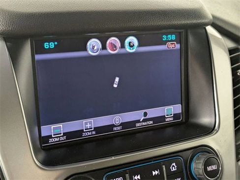 Used 2015 Chevrolet Suburban LT image 18