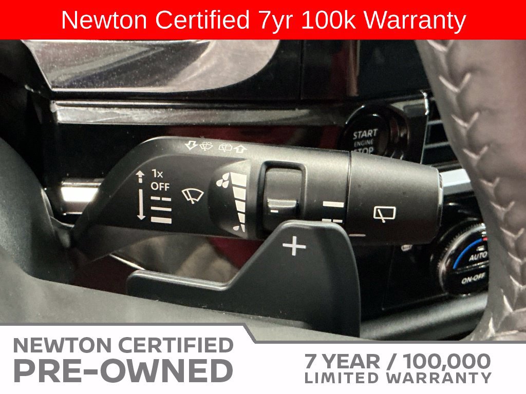 Used 2025 Nissan Pathfinder SV FWD image 33