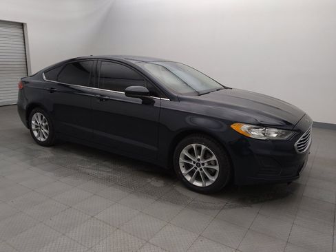 Used 2020 Ford Fusion SE image 11