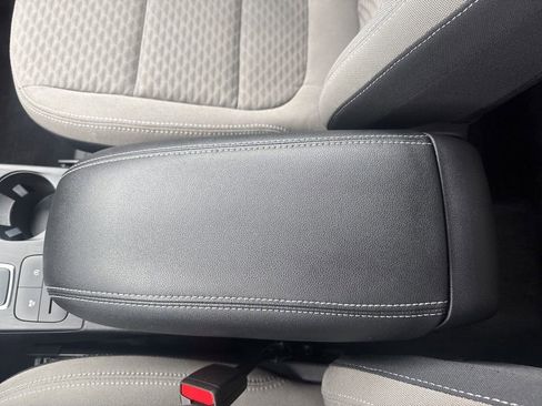 Used 2022 Ford Escape SE w/ Cold Weather Package image 11