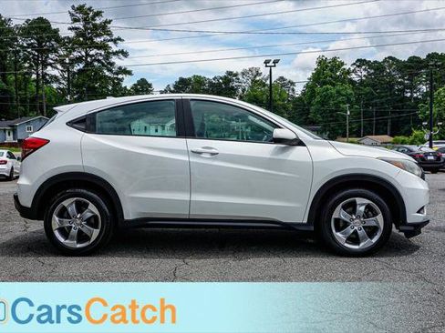 Used 2018 Honda HR-V LX image 9