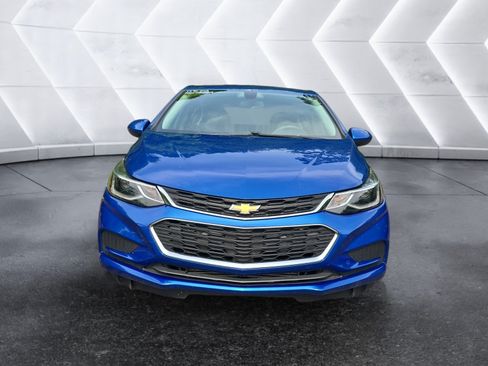 Used 2017 Chevrolet Cruze LT w/ Convenience Package FWD image 8