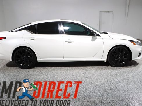 Used 2022 Nissan Altima 2.5 SR w/ Midnight Edition Package FWD image 6