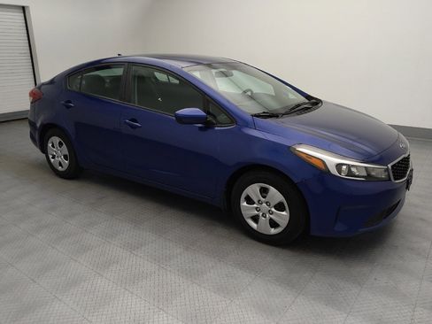Used 2017 Kia Forte LX image 11