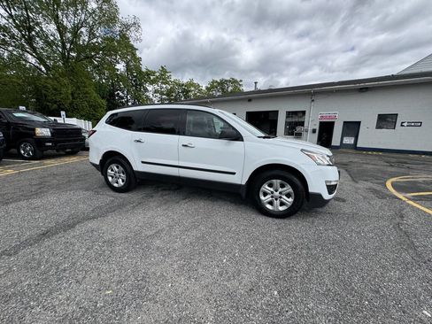 Used 2017 Chevrolet Traverse LS image 12