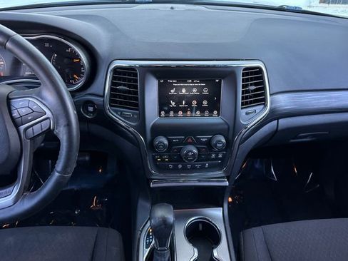 Used 2019 Jeep Grand Cherokee Laredo image 14