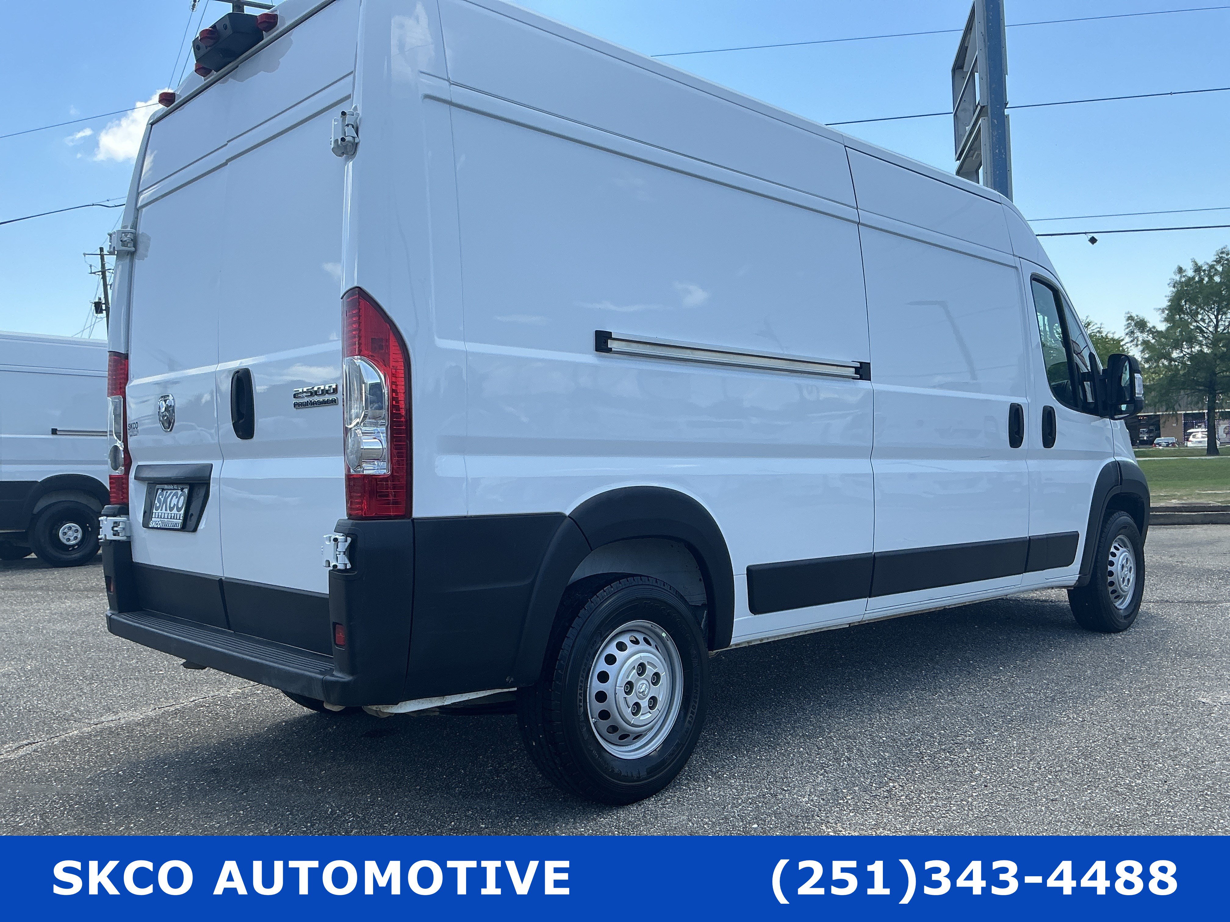 Used 2024 RAM ProMaster 2500 w/ Convenience Group FWD image 5