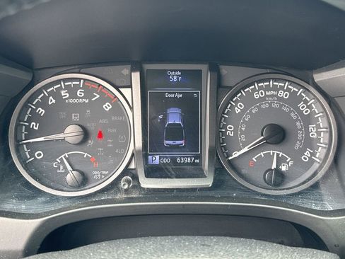 Used 2021 Toyota Tacoma TRD Off-Road image 26