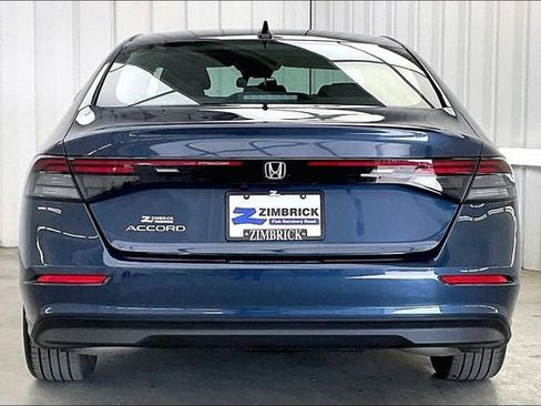 Certified 2025 Honda Accord SE image 4