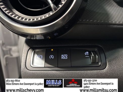 Used 2025 Chevrolet Equinox LT image 24