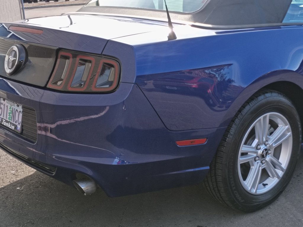 Used 2013 Ford Mustang Convertible RWD image 5