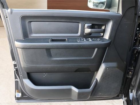 Used 2022 RAM 2500 Tradesman w/ Chrome Appearance Group image 11