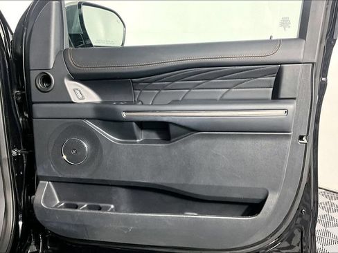 Used 2023 Ford Expedition Platinum AWD/4WD image 24
