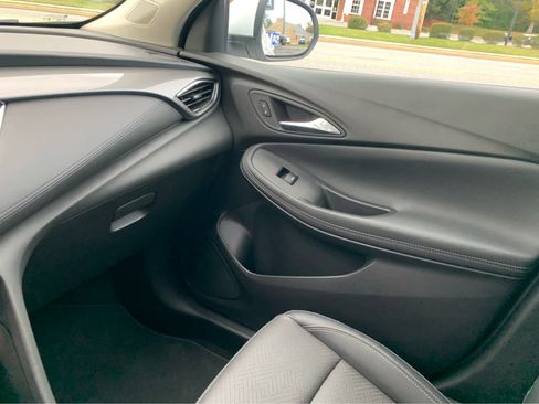 Used 2022 Buick Encore GX Essence image 22