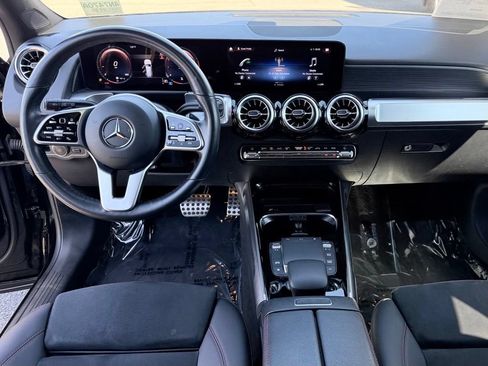 Used 2023 Mercedes-Benz GLB 250 image 32