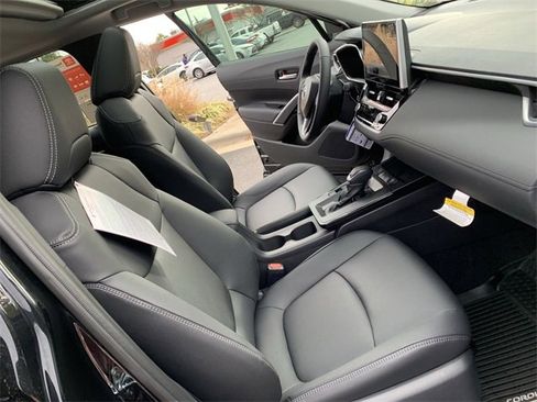 Used 2026 Toyota Corolla Cross XLE image 14