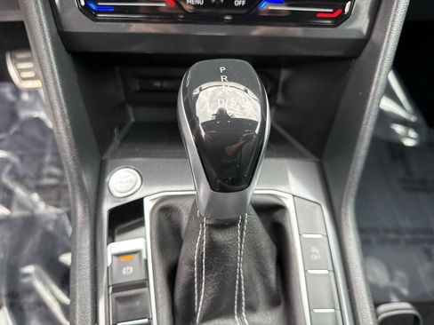 Used 2022 Volkswagen Tiguan SE R-Line AWD/4WD image 30