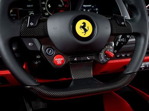 Used 2021 Ferrari F8 Tributo image 31