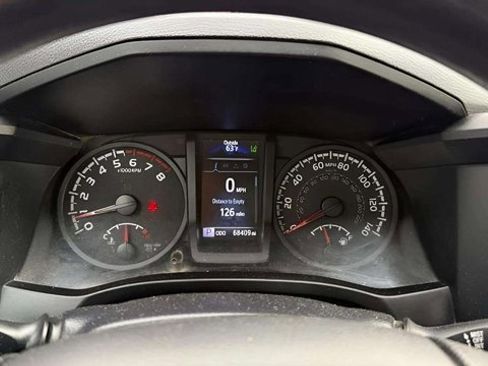 Used 2022 Toyota Tacoma SR image 29