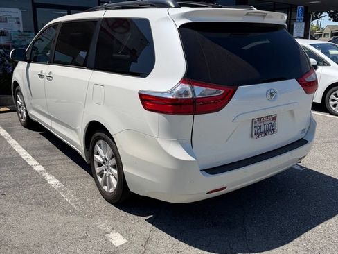 Used 2015 Toyota Sienna XLE w/ XLE Navigation Package AWD/4WD image 4