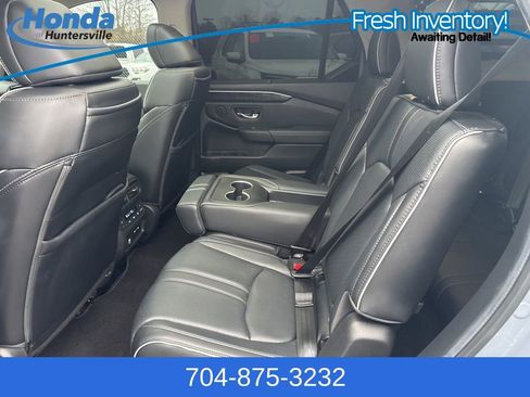Used 2025 Honda Pilot Elite image 57