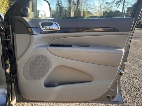 Used 2012 Jeep Grand Cherokee Laredo image 15