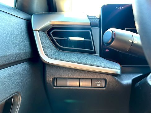 New 2026 Nissan Kicks SV image 25