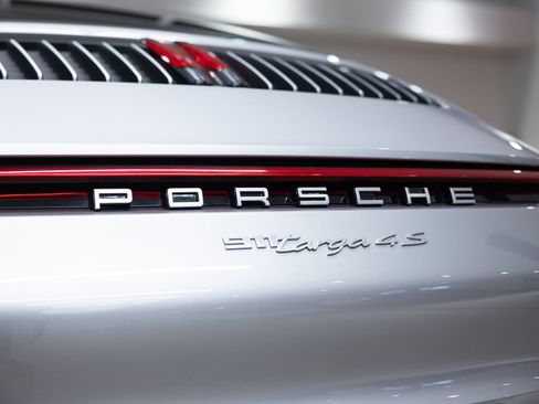 Certified 2021 Porsche 911 AWD/4WD image 25