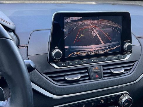 Used 2021 Nissan Altima 2.5 SR w/ SR Premium Package image 13