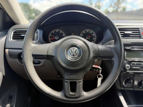 Used 2011 Volkswagen Jetta S FWD image 24