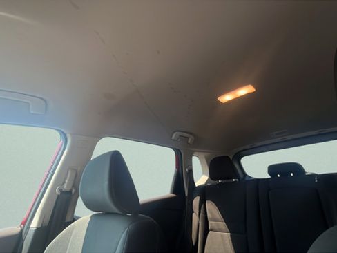 Used 2023 Nissan Rogue S AWD/4WD image 19