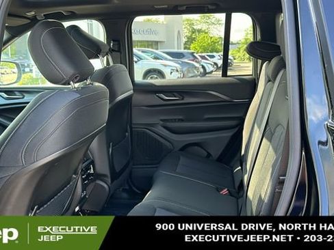 New 2025 Jeep Grand Cherokee Laredo w/ Luxury Tech Group I image 23