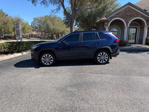 Used 2021 Toyota RAV4 XLE Premium image 1