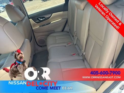 Used 2015 Nissan Rogue SL w/ SL Premium Package FWD image 12