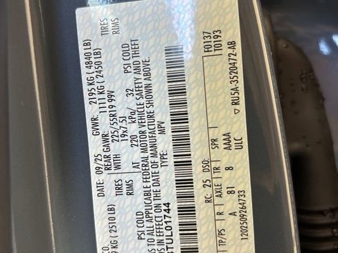 Used 2026 Lincoln Corsair Premiere image 10