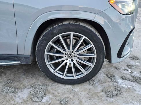 Used 2025 Mercedes-Benz GLS 580 4MATIC image 9