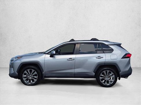 Used 2021 Toyota RAV4 XLE Premium FWD image 9