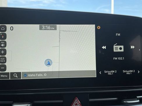 Used 2025 Hyundai Elantra SEL FWD image 18