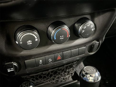 Used 2018 Jeep Wrangler Sport image 15