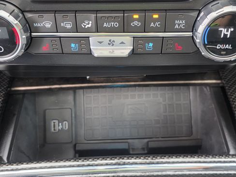 Used 2022 Ford F250 Lariat w/ Lariat Ultimate Package AWD/4WD image 18