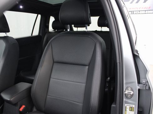 Used 2020 Volkswagen Tiguan SE R-Line image 18