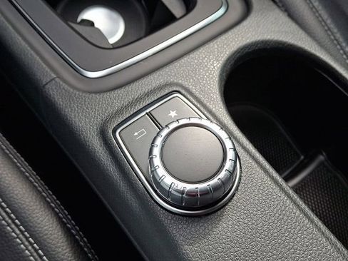 Used 2019 Mercedes-Benz CLA 250 4MATIC image 27